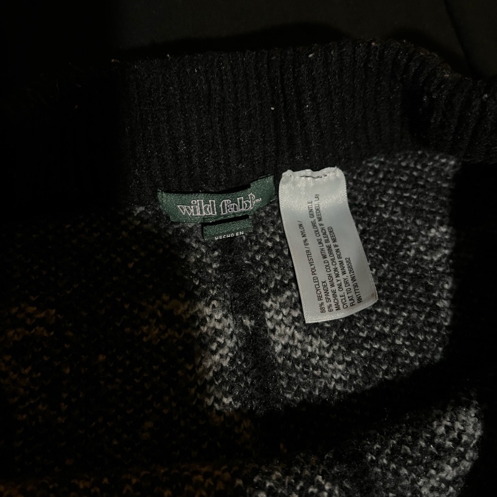 Wild Fable Men's Black and Gray Zip-Up Sweater